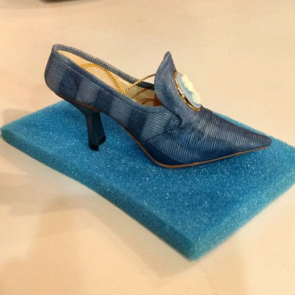 JUST THE RIGHT SHOE